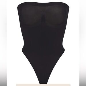 Skims strapless thong shapewear